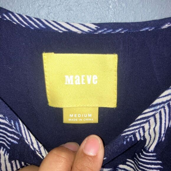 Maeve Anthropologie Navy and Cream Patterned Floral Midi flowy Dress Medium FLAW - Picture 5 of 10